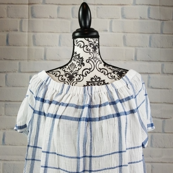 Two by Vince Camuto size 3x semi sheer - Picture 2 of 8